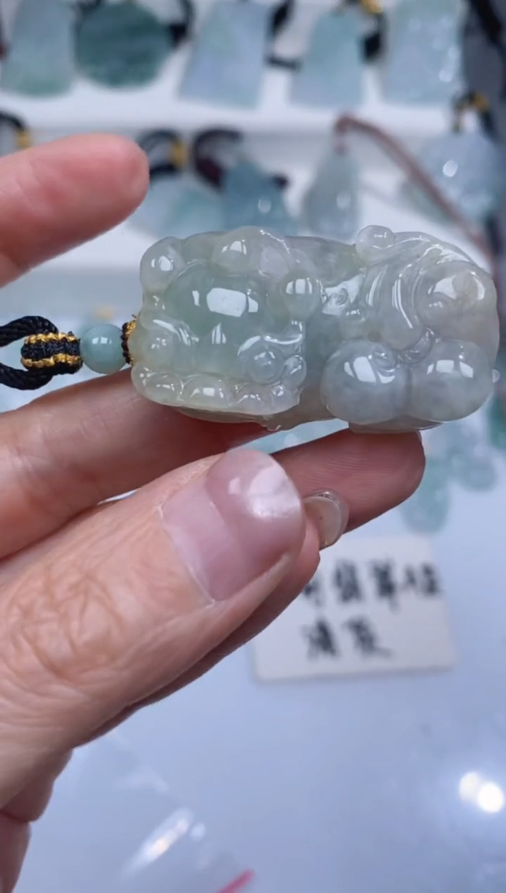 颈饰未镶嵌翡翠吊坠