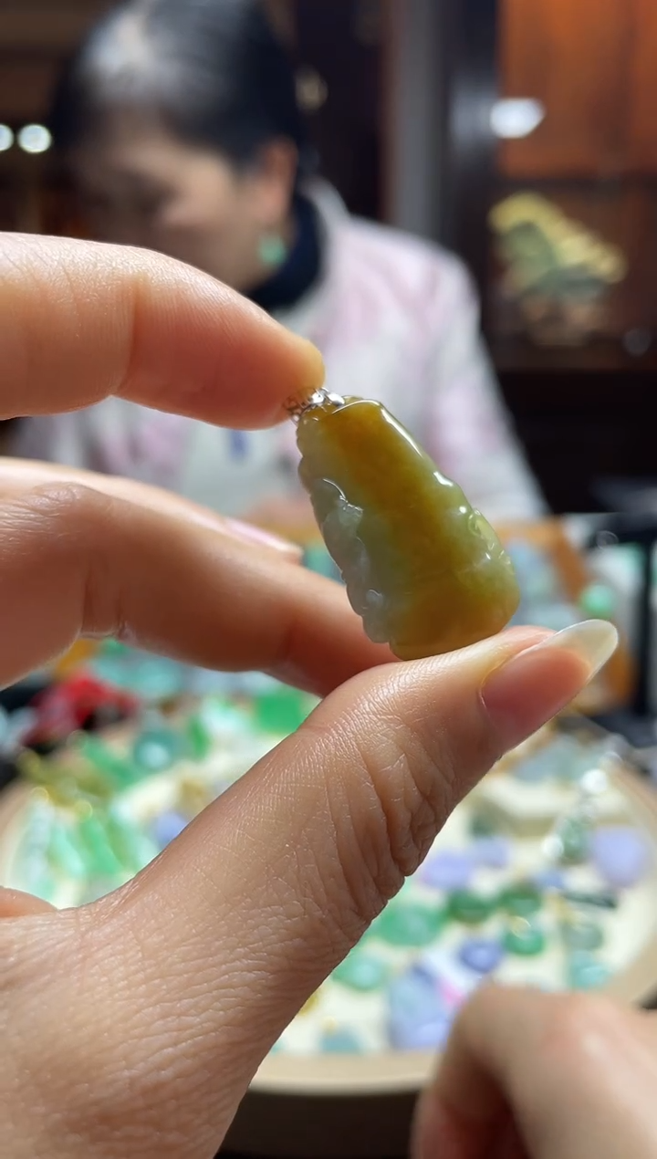 【闪购商品】翡翠颈饰18K金镶嵌黄金竹