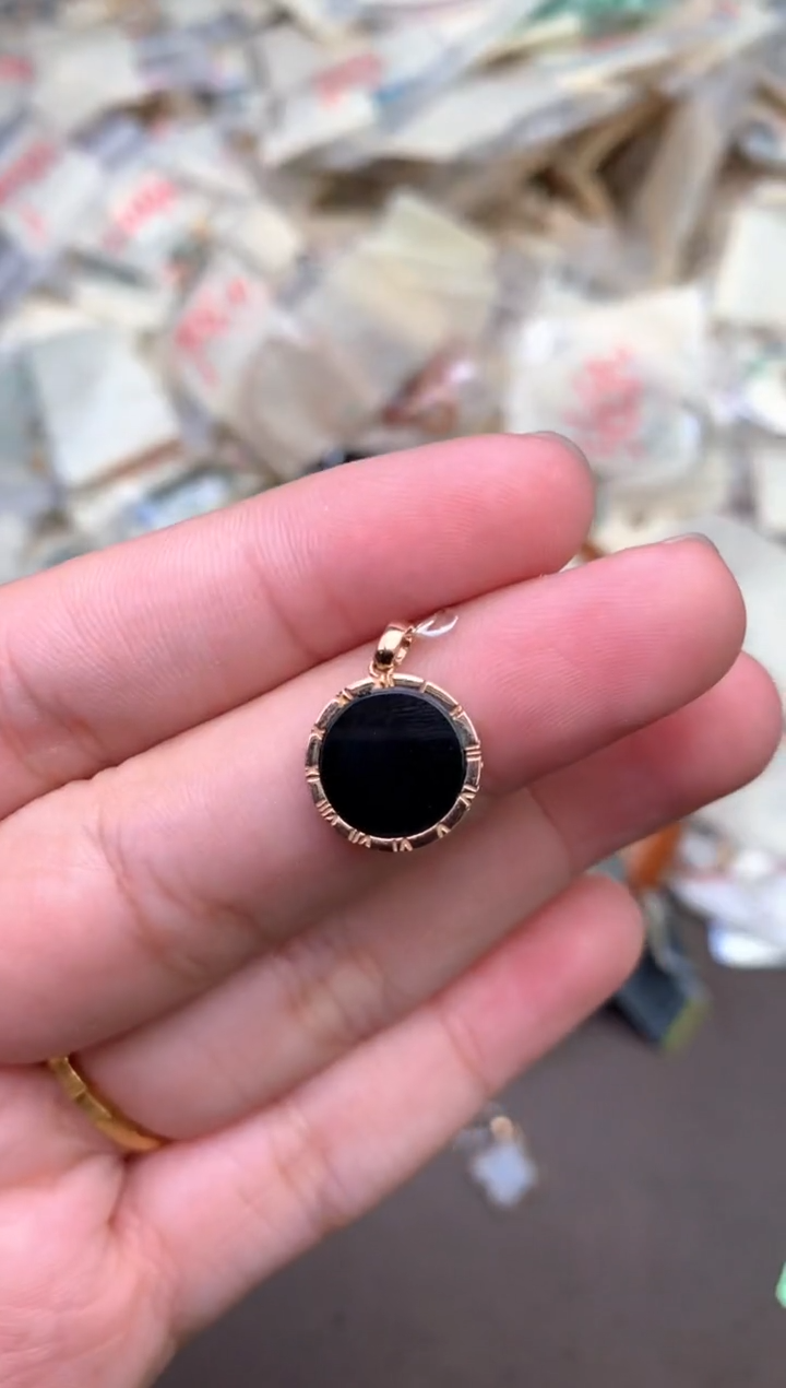 18K金镶嵌挂件翡翠   —