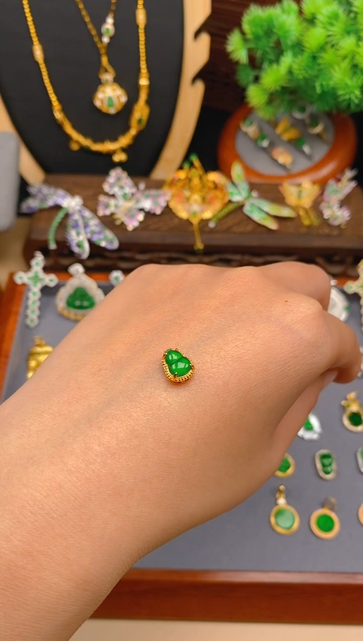 【闪购商品】翡翠吊坠(不含链)银S925镶嵌葫芦潘多拉