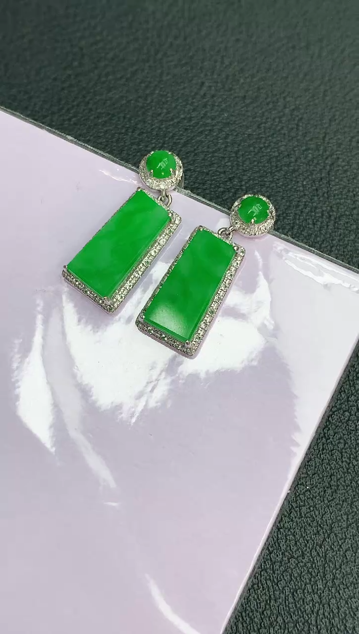 18K金镶嵌翡翠耳饰赠礼盒证书 麦麦