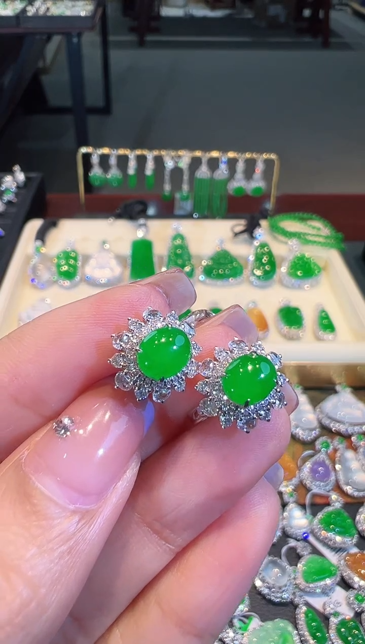 【闪购商品】翡翠耳饰18K金镶嵌翡翠