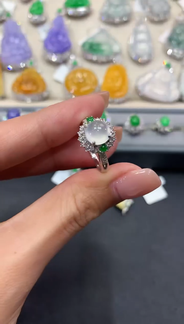 【闪购商品】翡翠戒指18K金镶嵌q7          