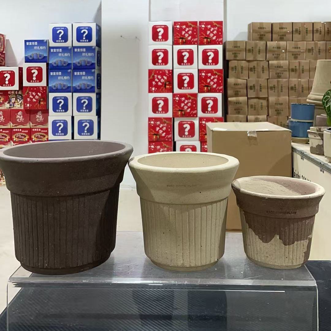 布蕾杯13口径牛奶咖啡色+16口径白陶色+20口径咖啡色花盆