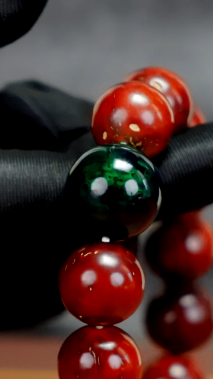 疯子大漆绿宝砂20mm