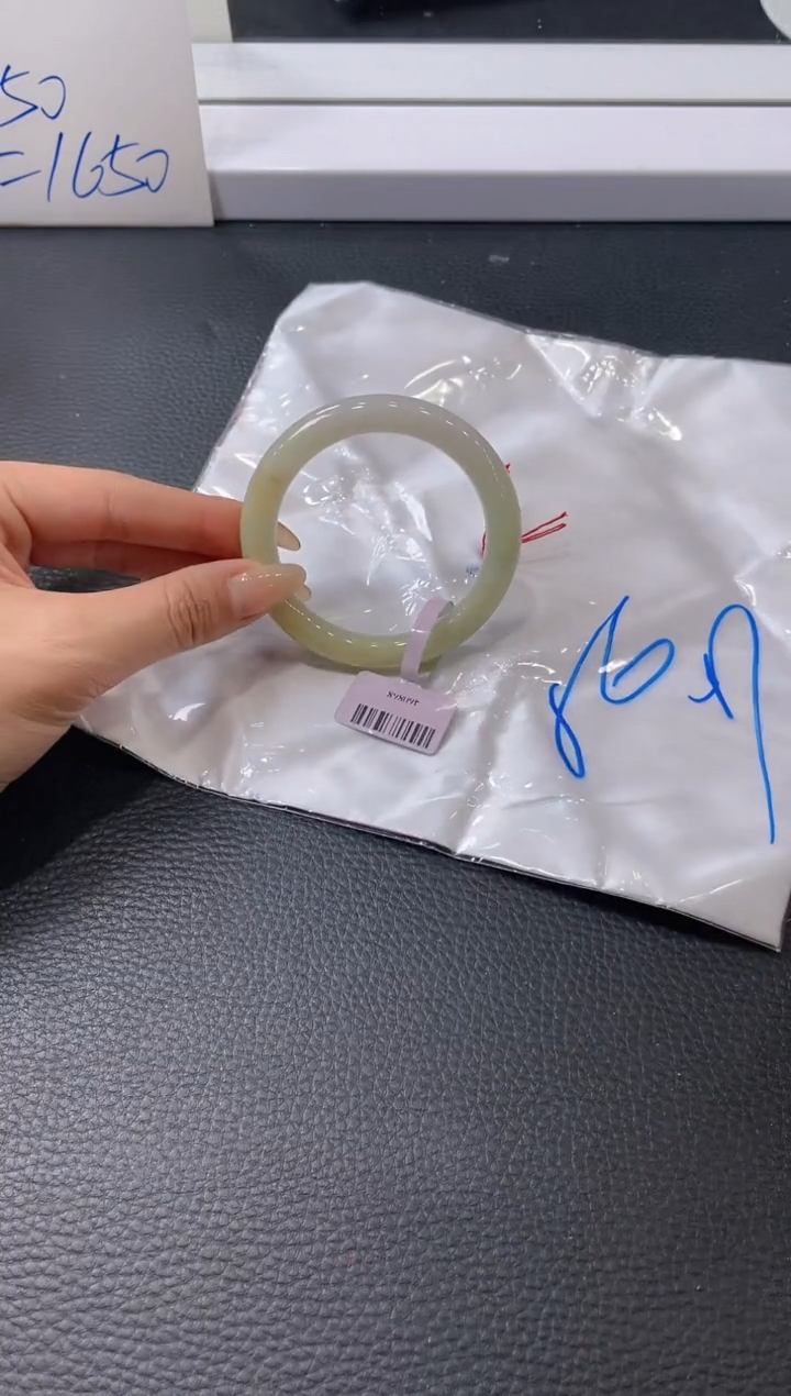 【闪购商品】翡翠手镯未镶嵌手镯