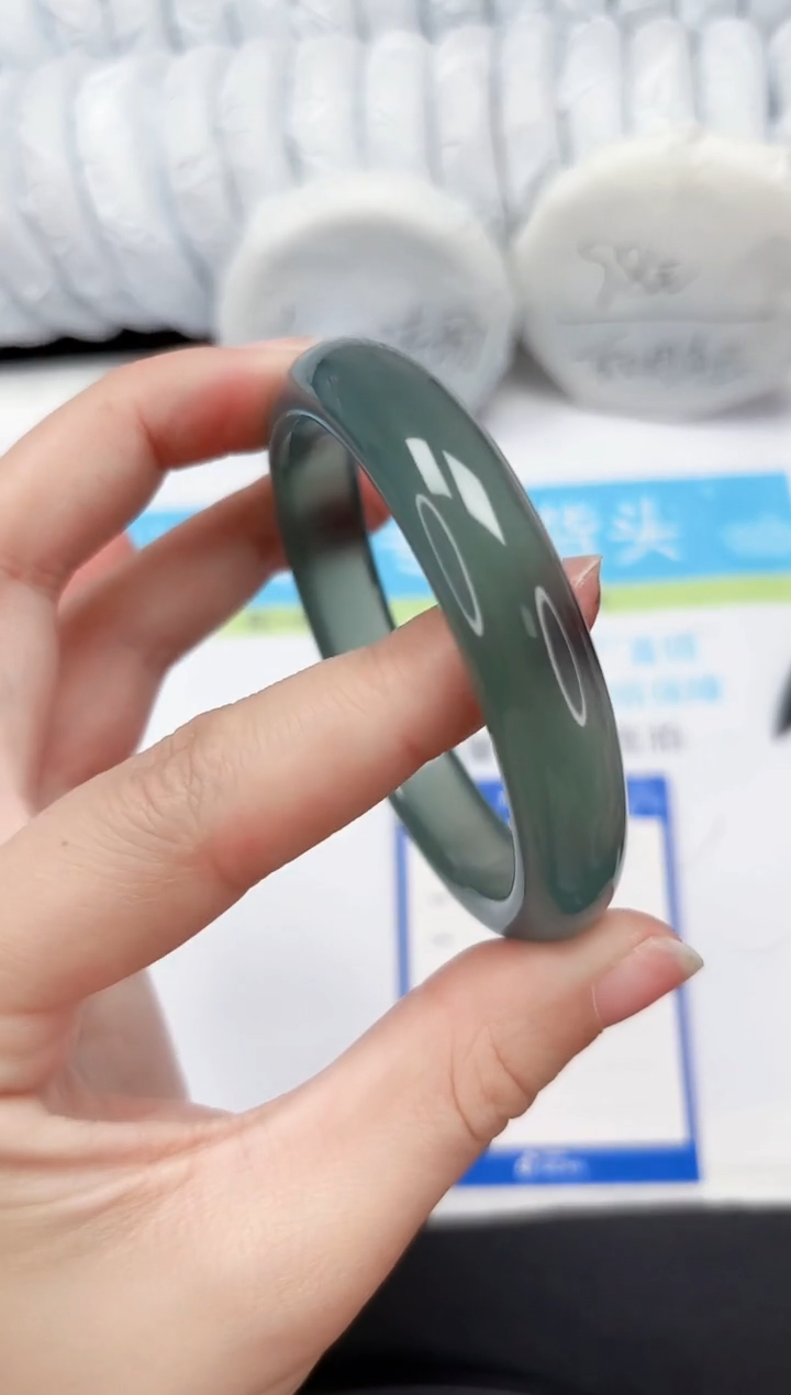 【闪购商品】石英质玉手镯未镶嵌249-61.1