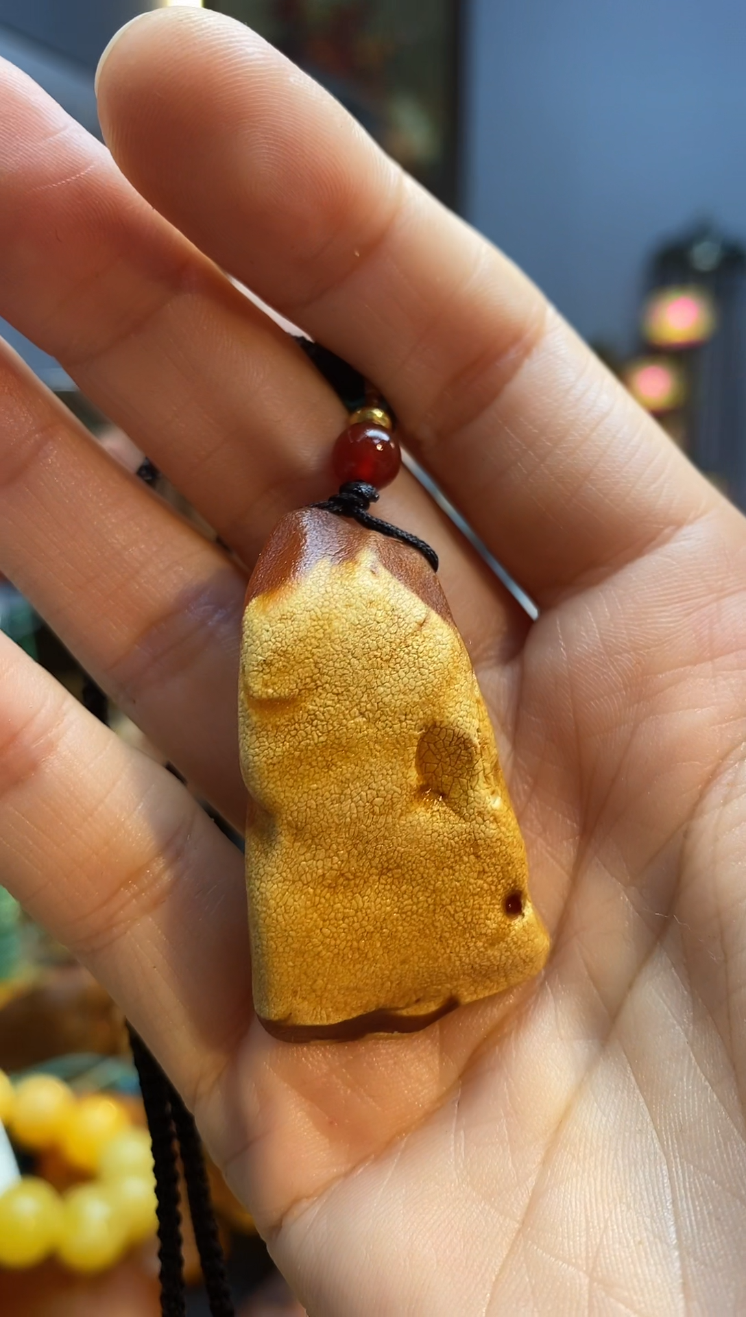 琥珀颈饰未镶嵌吊坠