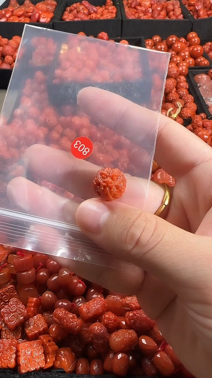 颈饰未镶嵌南红玛瑙1