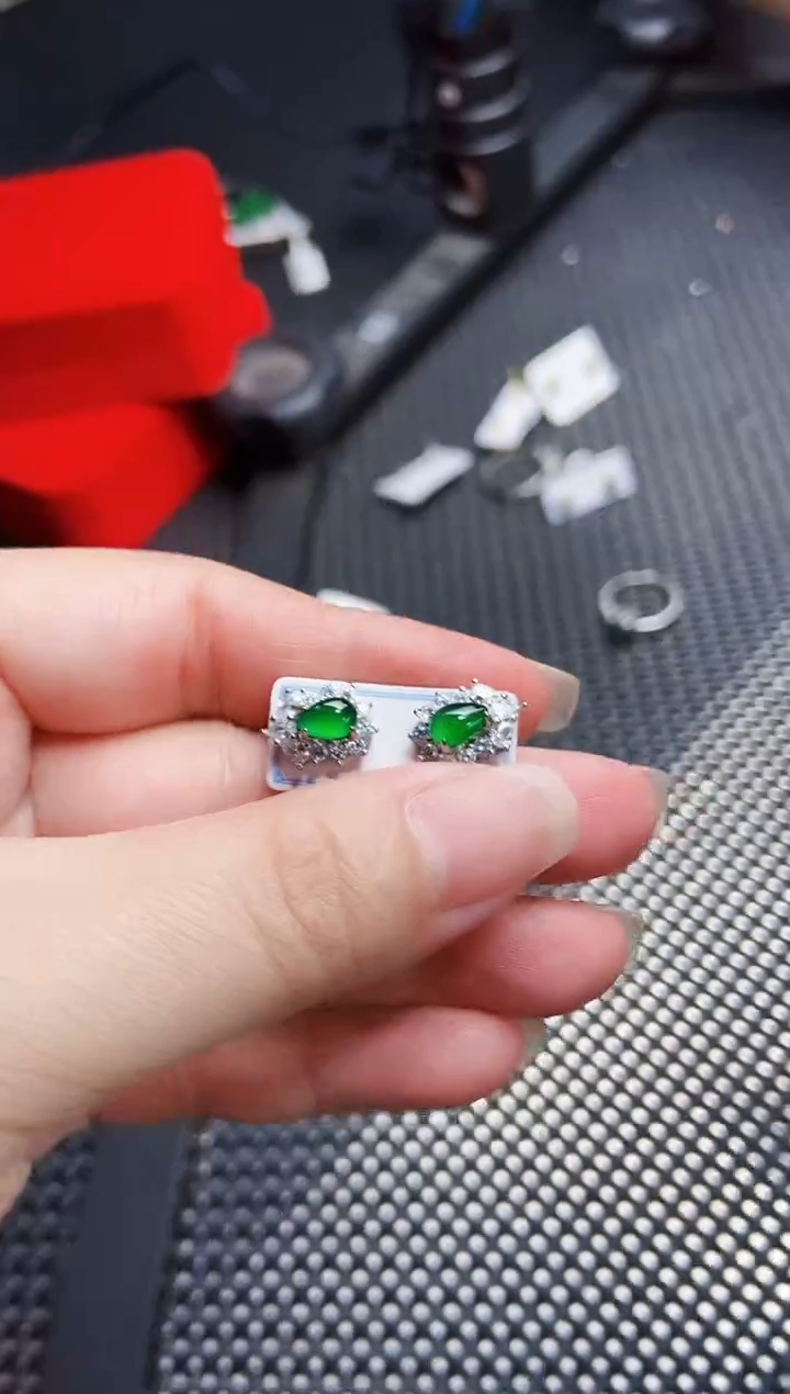 【闪购商品】翡翠耳饰未镶嵌11111111