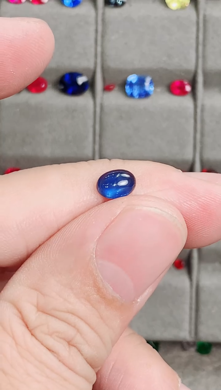 【闪购商品】蓝宝石裸石未镶嵌1.2CT 矢车菊 蓝宝石