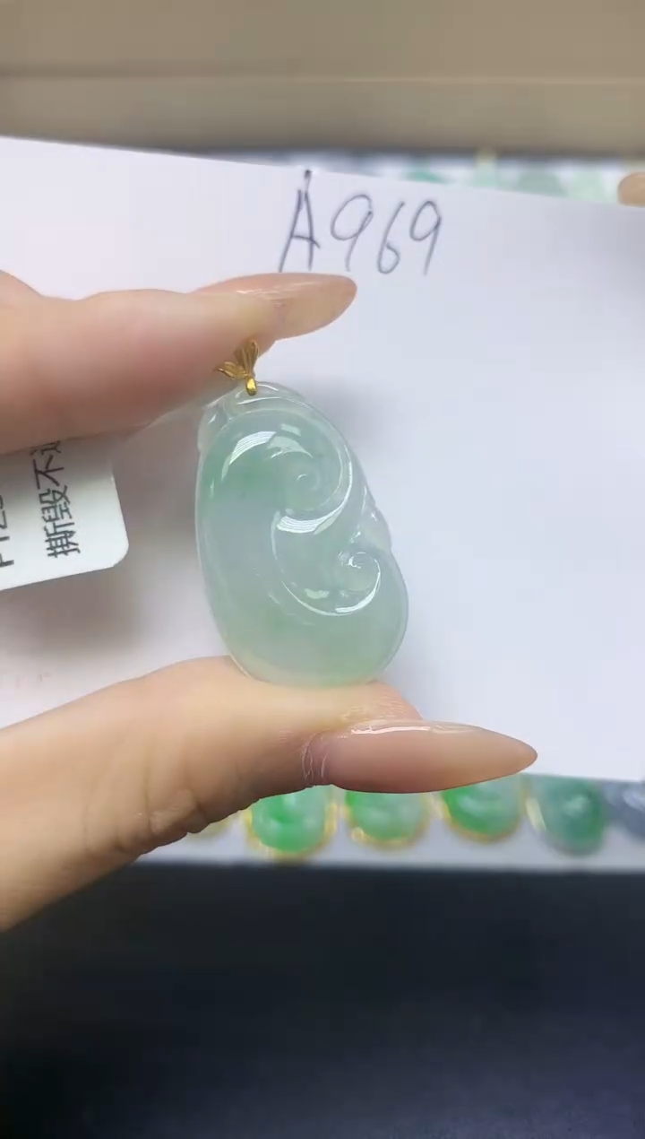 颈饰18K金镶嵌翡翠天然缅甸A货翡翠百元以上9元证书费自理