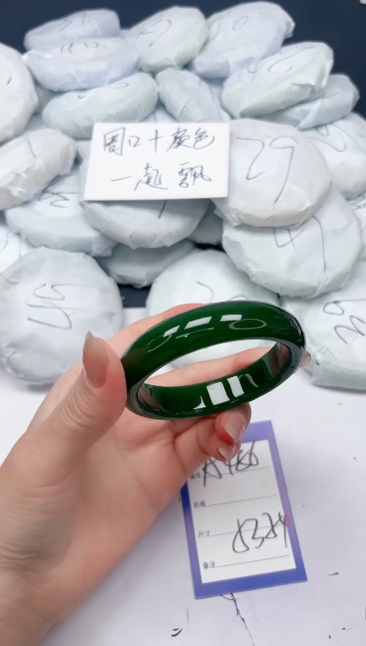 未镶嵌手镯石英质玉A456/5354