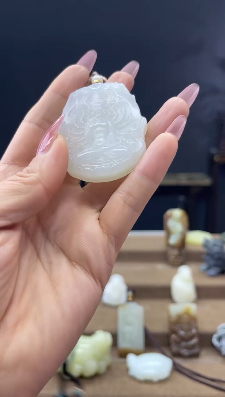 颈饰未镶嵌和田玉1