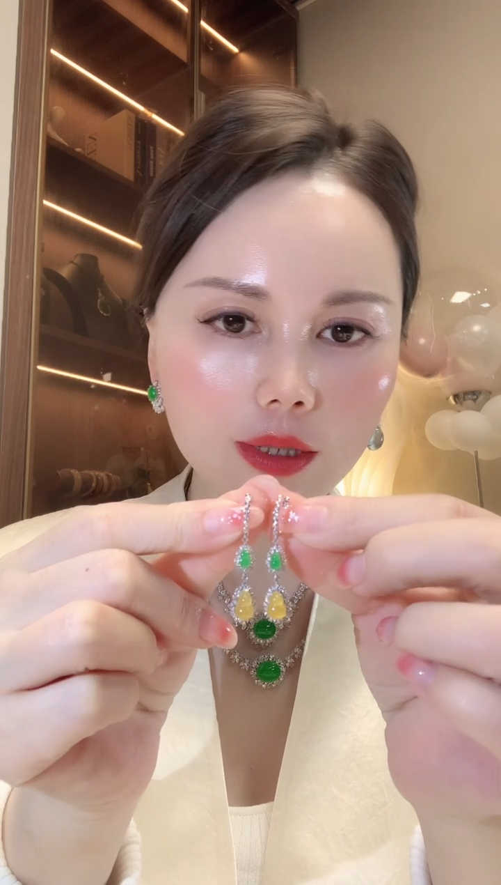 【闪购商品】翡翠耳饰18K金镶嵌D43 翡翠