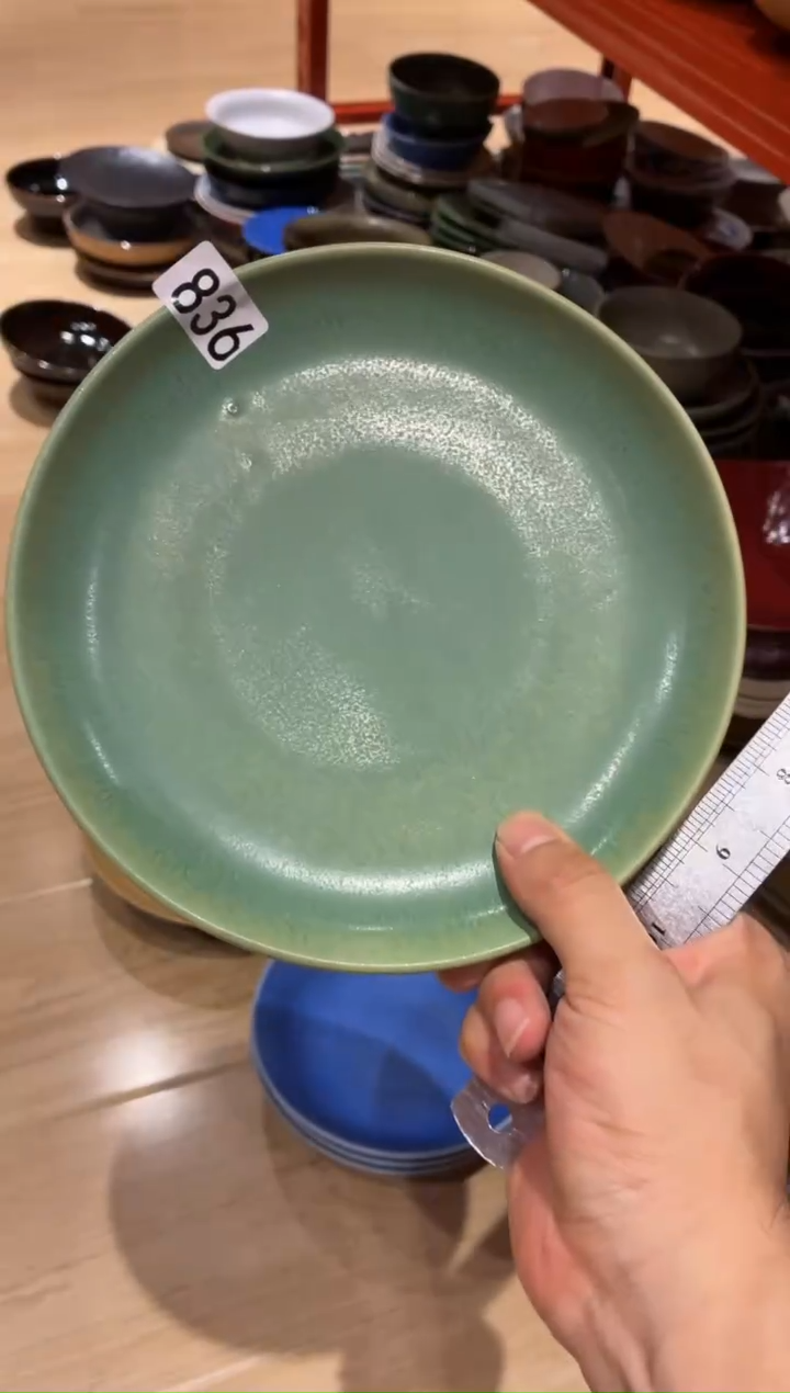 瓷片那****F836 微瑕 只此青绿锅盘1个