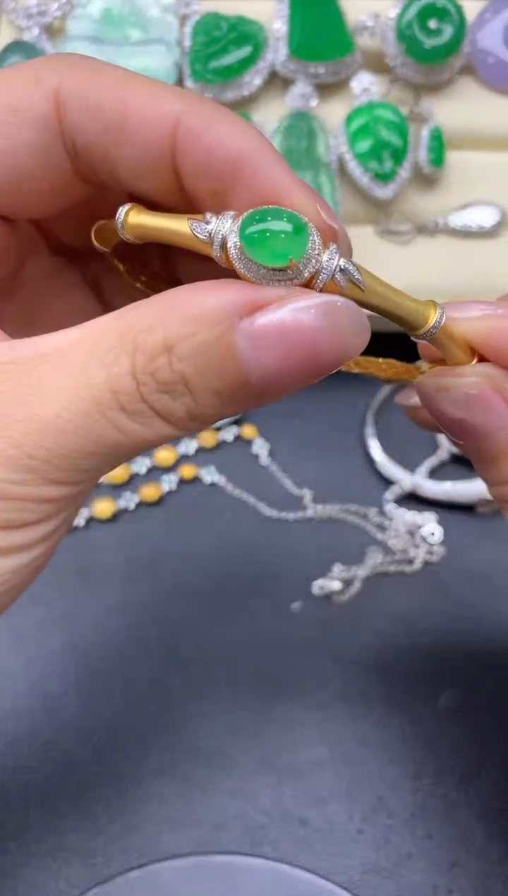 【闪购商品】翡翠手镯18K金镶嵌592-中国好珍宝