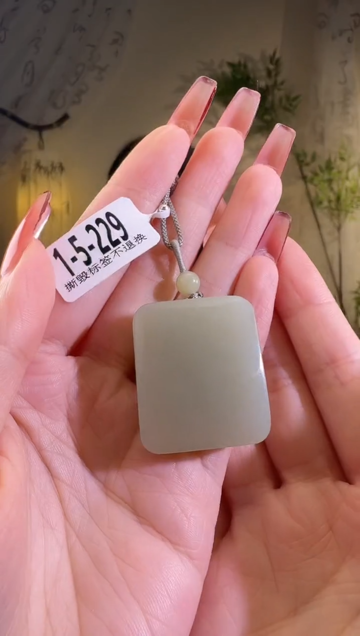 【闪购商品】和田玉颈饰未镶嵌1-5-229