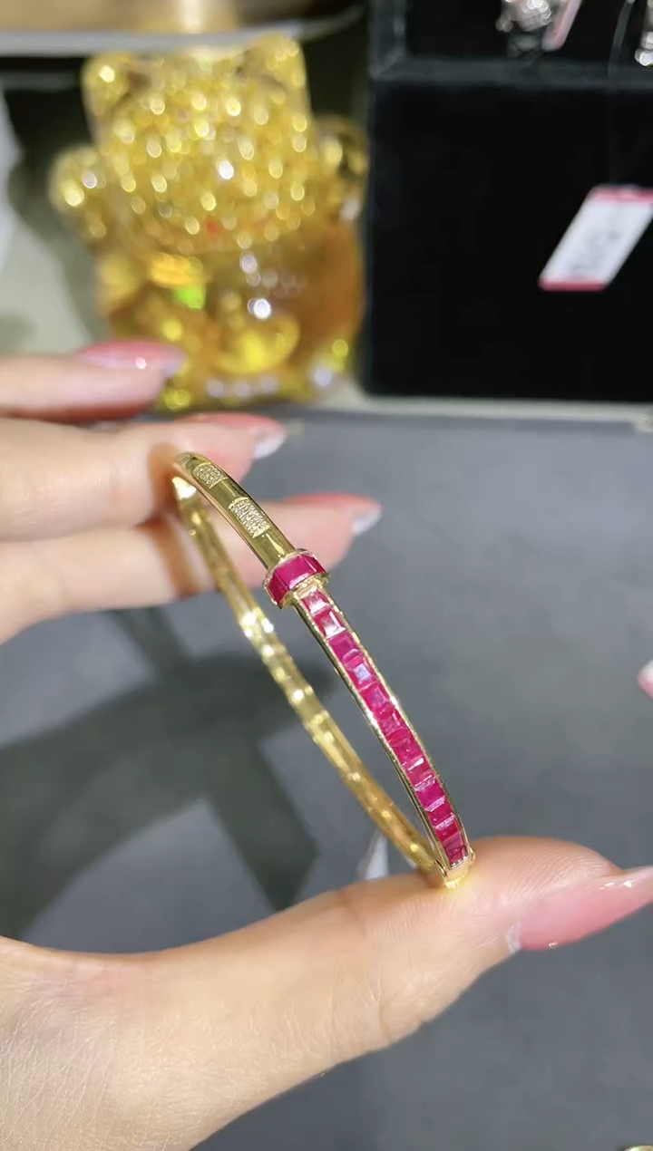 【闪购商品】手镯18K金镶嵌红宝石·