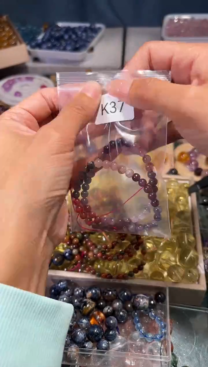 未镶嵌手串水晶糖****yK37极光多宝小手串拍2件