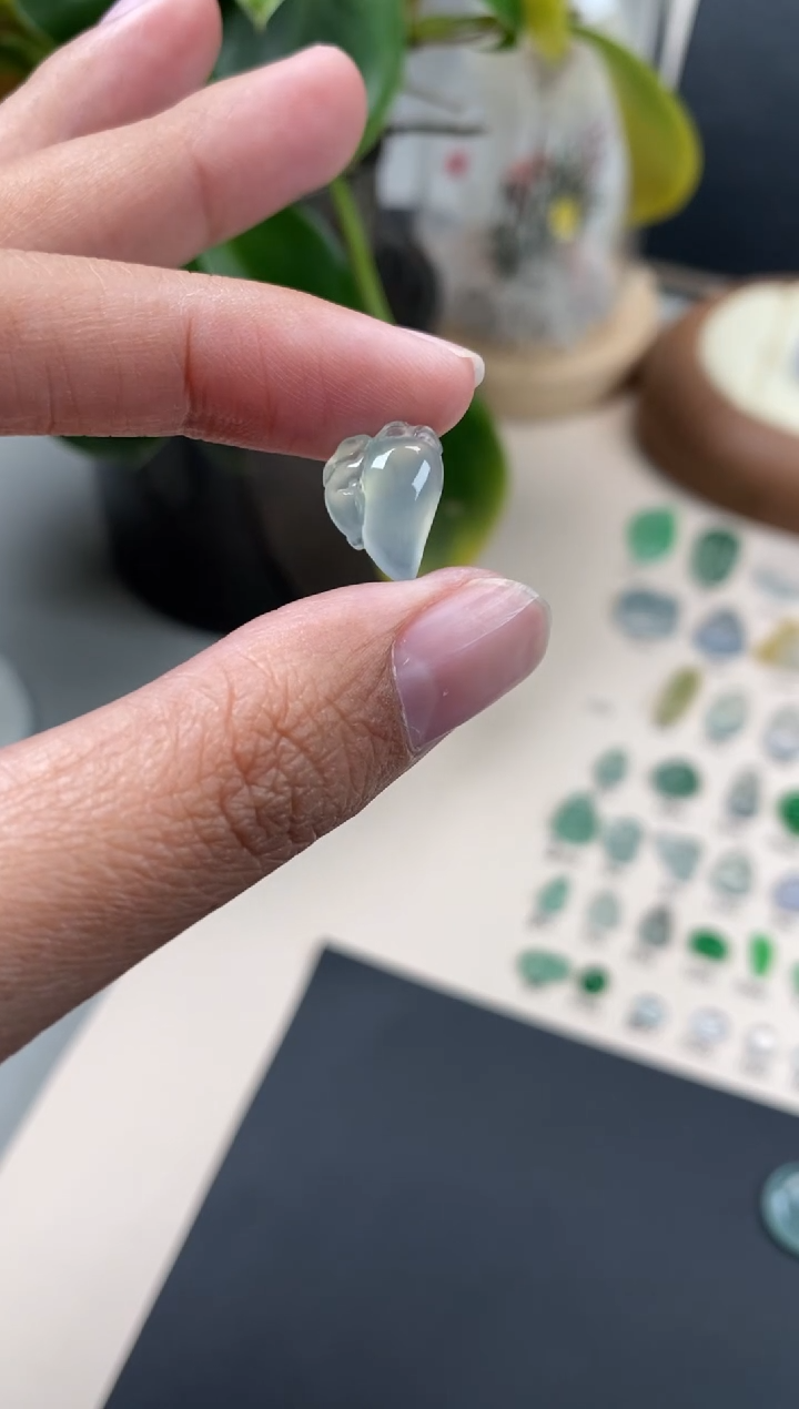 【闪购商品】翡翠颈饰未镶嵌翡翠冰种裸石