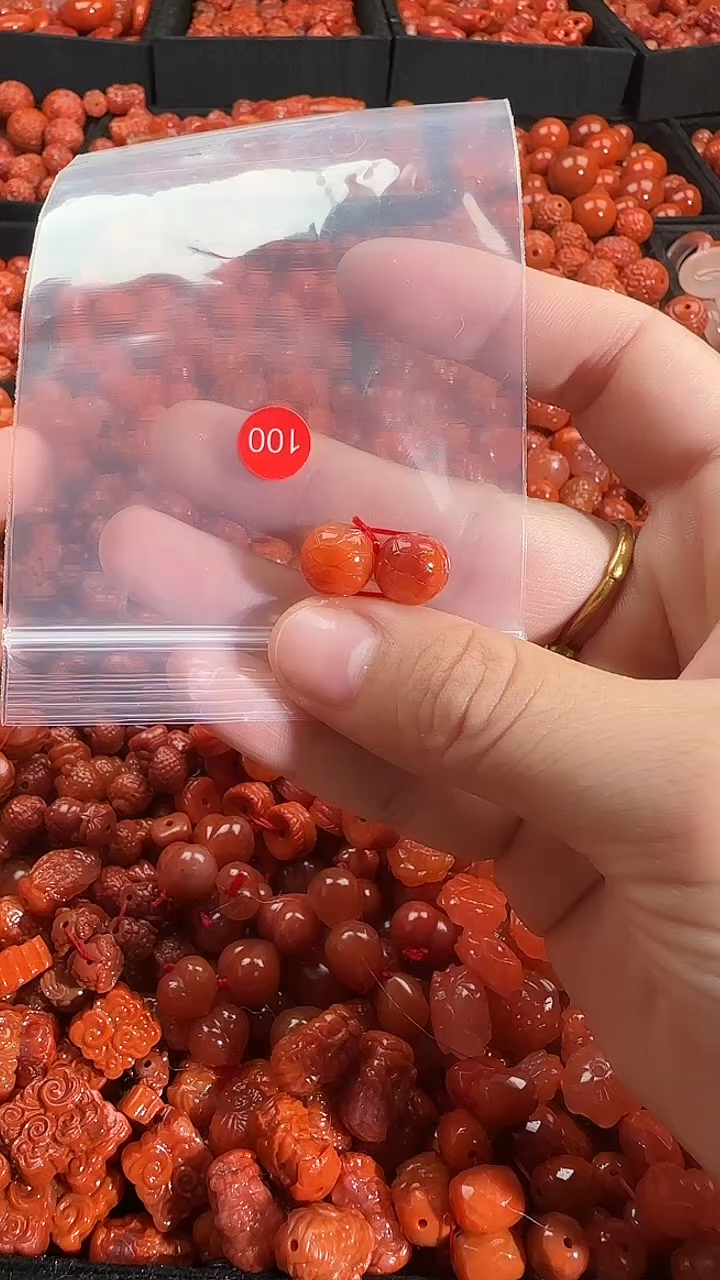 颈饰未镶嵌南红玛瑙1