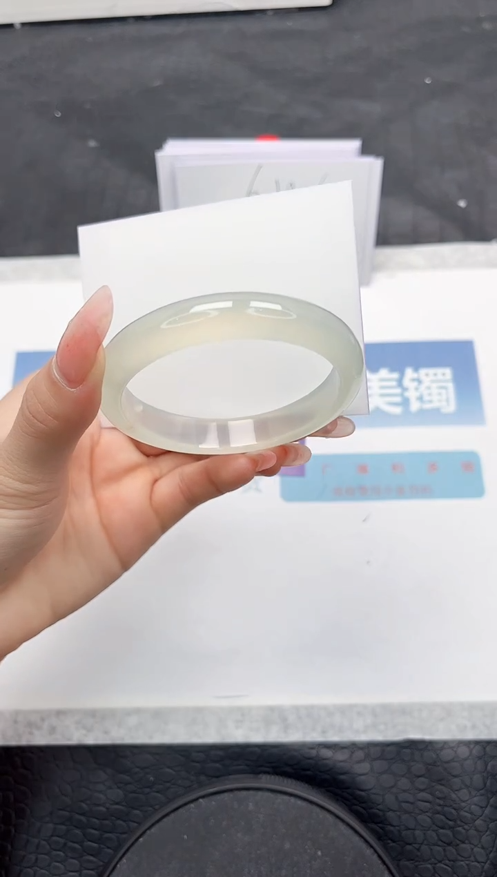 【闪购商品】石英质玉手镯未镶嵌L297-56