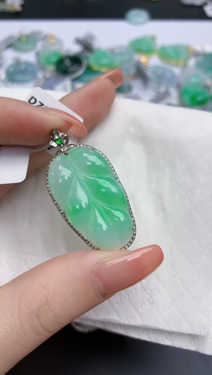 【闪购商品】翡翠颈饰18K金镶嵌天然缅甸翡翠A货