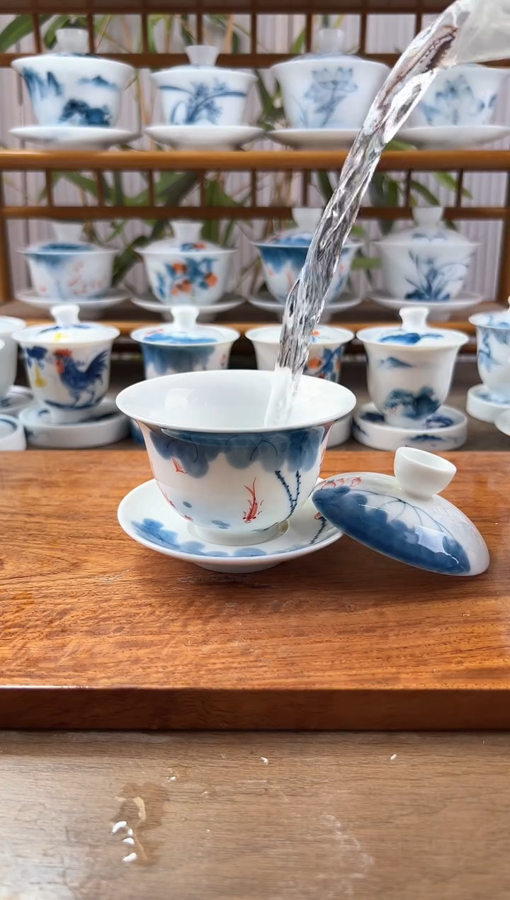 微瑕线条莲150ml三才盖碗