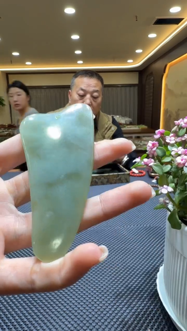 颈饰未镶嵌和田玉挂件