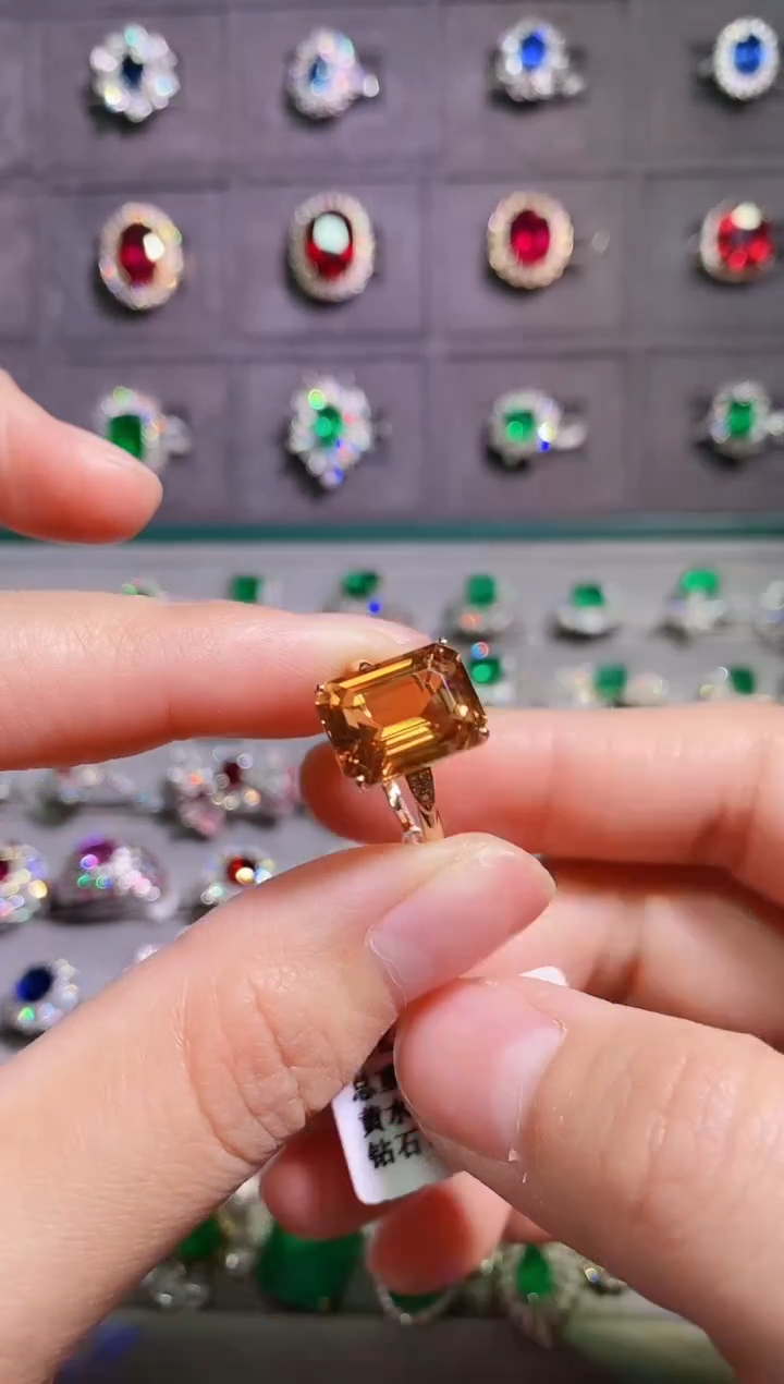 【闪购商品】黄晶戒指18K金镶嵌4.95克拉