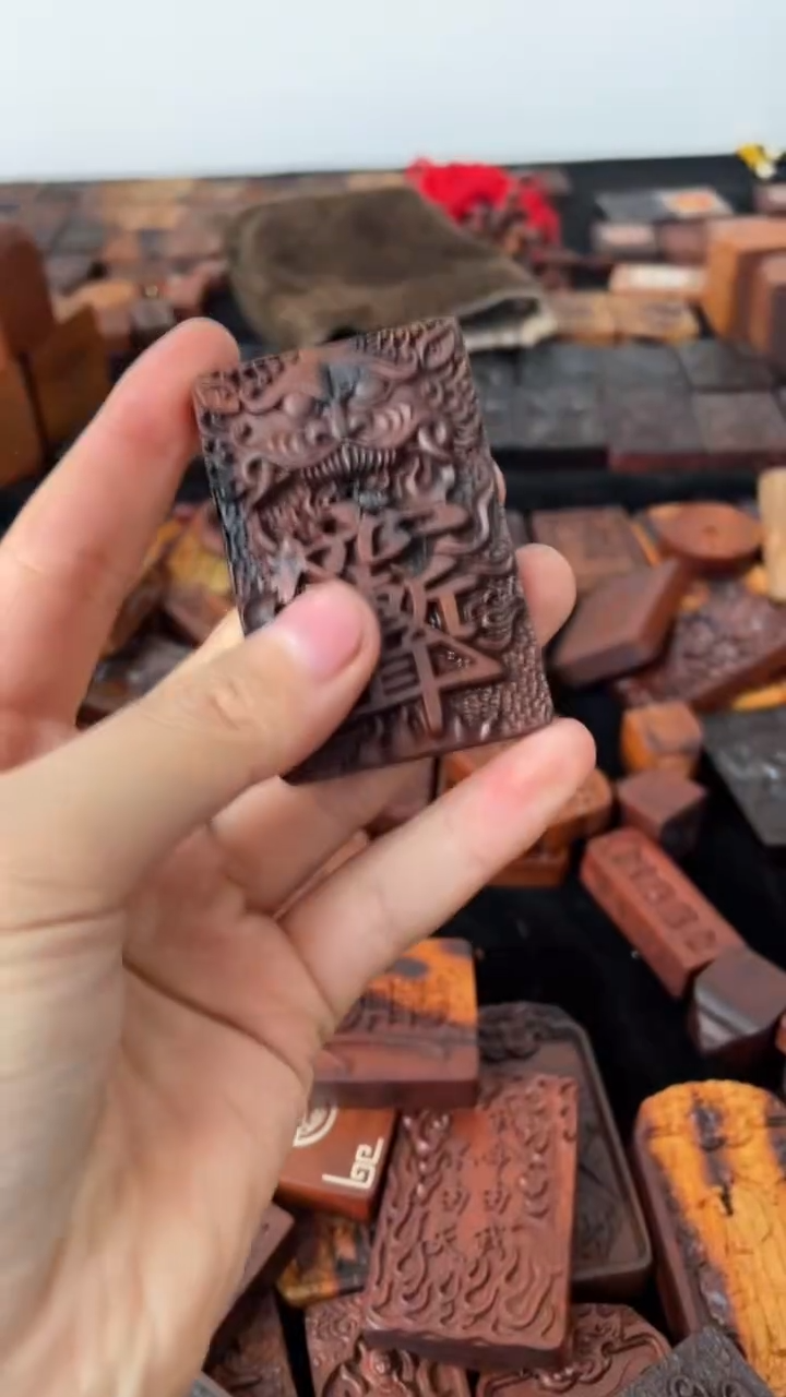 【闪购商品】木枣木虎头紫薇吊坠