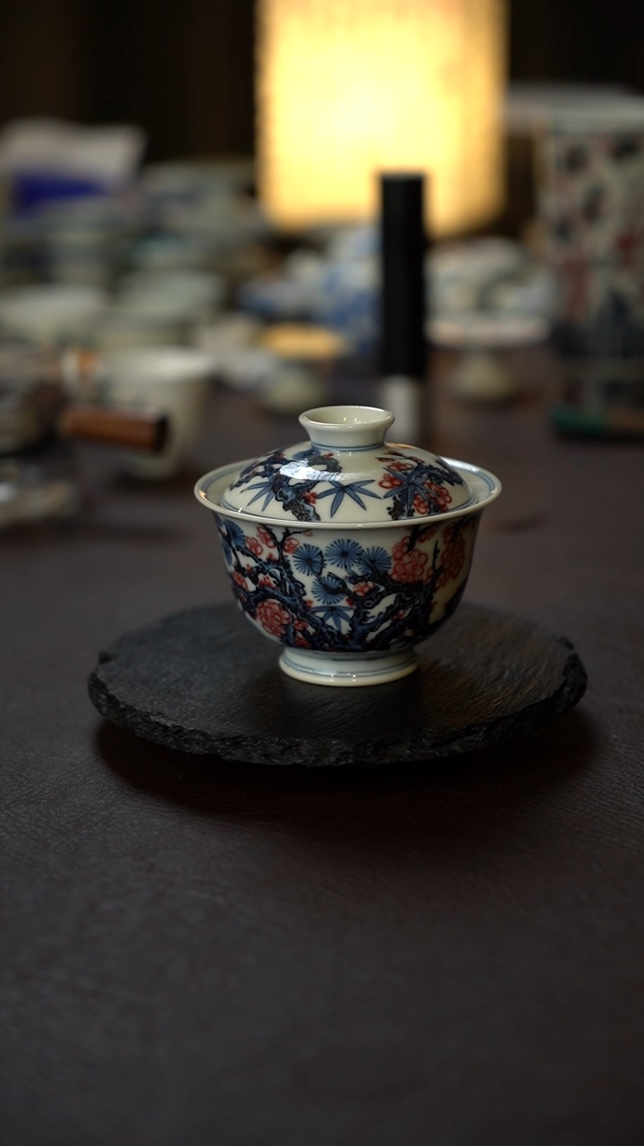 全手绘青花釉里红松竹梅盖碗