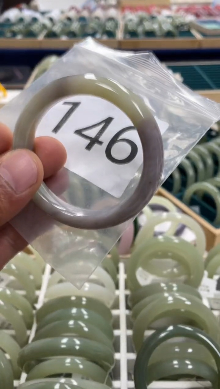 未镶嵌手镯和田玉和田玉手镯 53.3圈口 146号