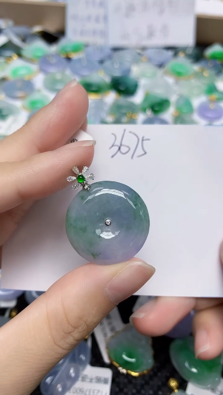 翡翠18K金镶嵌颈饰天然缅甸翡翠A货