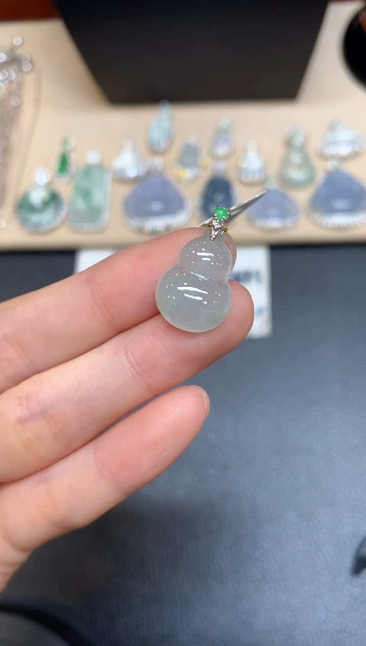 【闪购商品】翡翠颈饰18K金镶嵌葫芦【无服务费多样性发其一