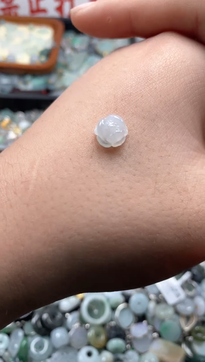 【闪购商品】翡翠颈饰未镶嵌哥哥