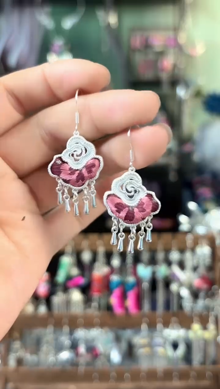 彩云南阁非遗老绣饰品615*