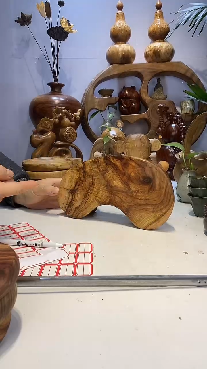 【闪购商品】香樟木A5精品三足弯弯干泡/尺寸28*16*7