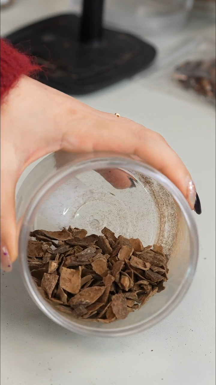 沉香沉香碎屑老海南熏香料2g（形状随机）