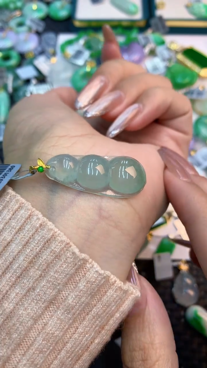 颈饰18K金镶嵌翡翠1