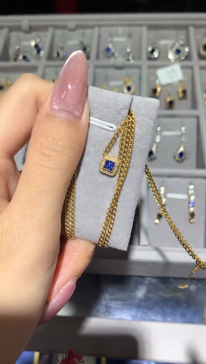 【闪购商品】蓝宝石项链18K金镶嵌a350项链