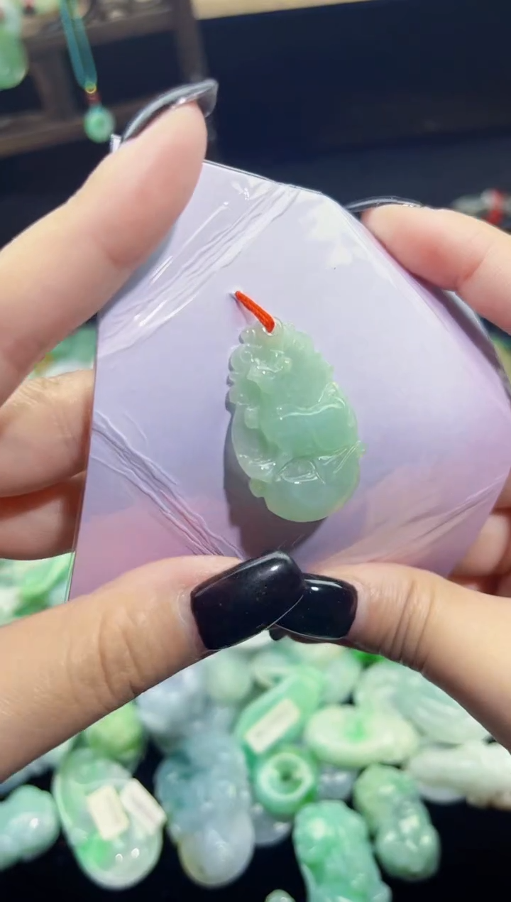 吊坠(不含链)未镶嵌翡翠天然翡翠吊坠A货