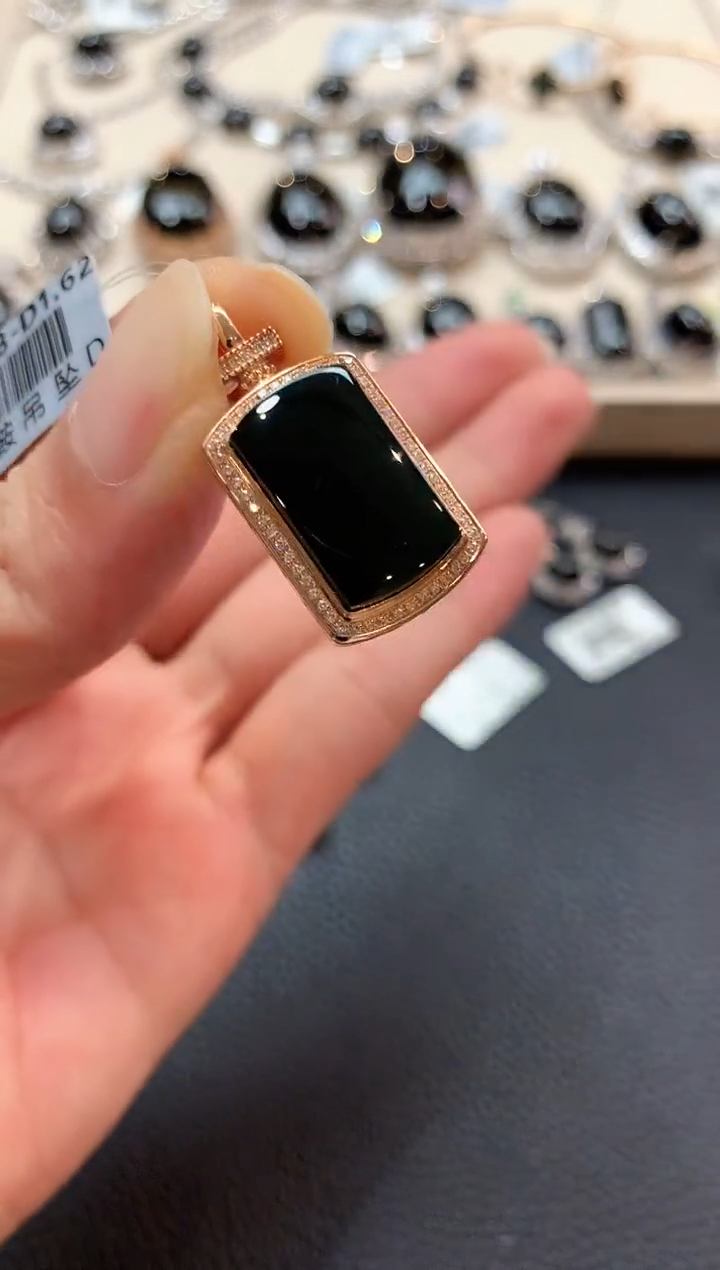 翡翠18K金镶嵌吊坠(不含链)m31   