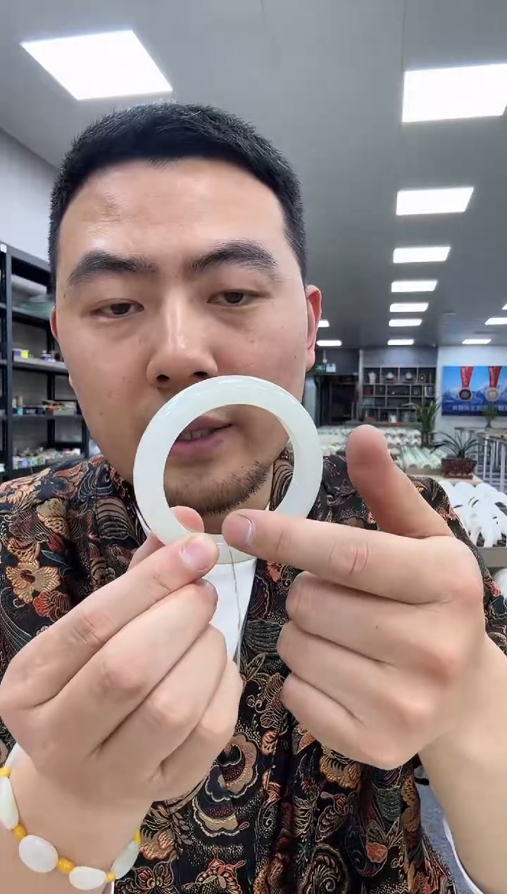 【闪购商品】和田玉手镯未镶嵌53-54  188x