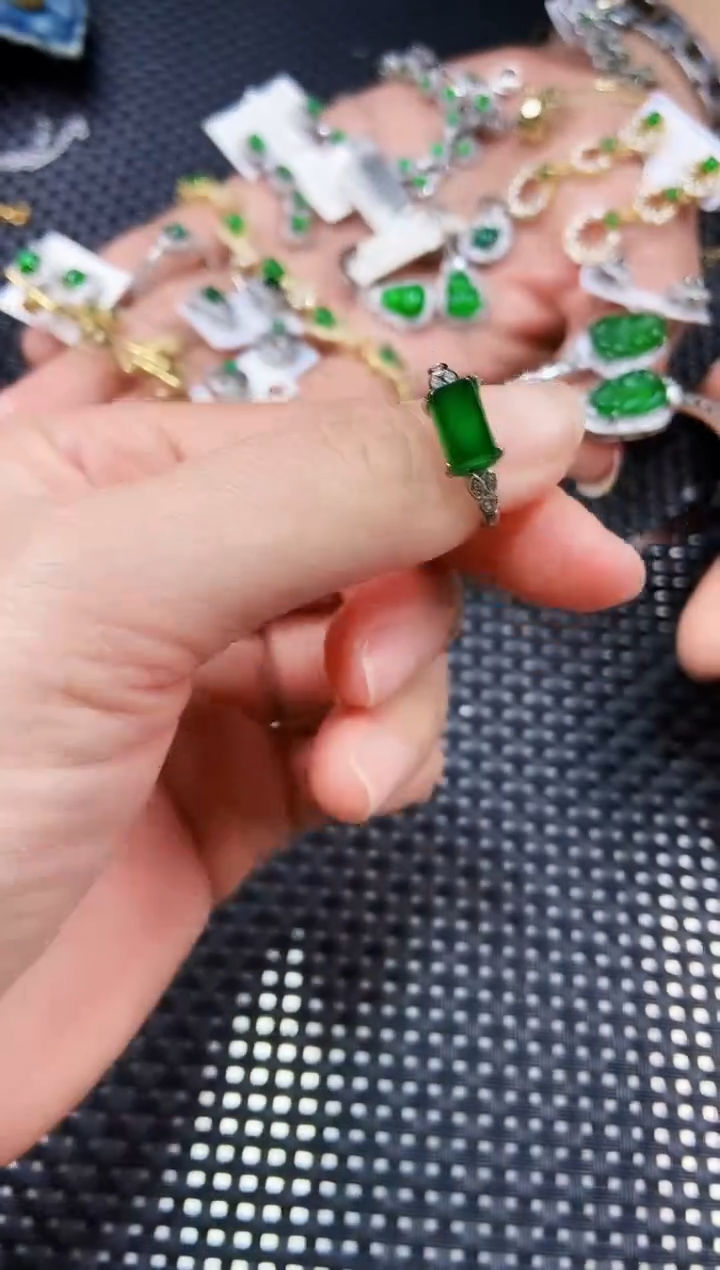 【闪购商品】翡翠戒指未镶嵌111111111