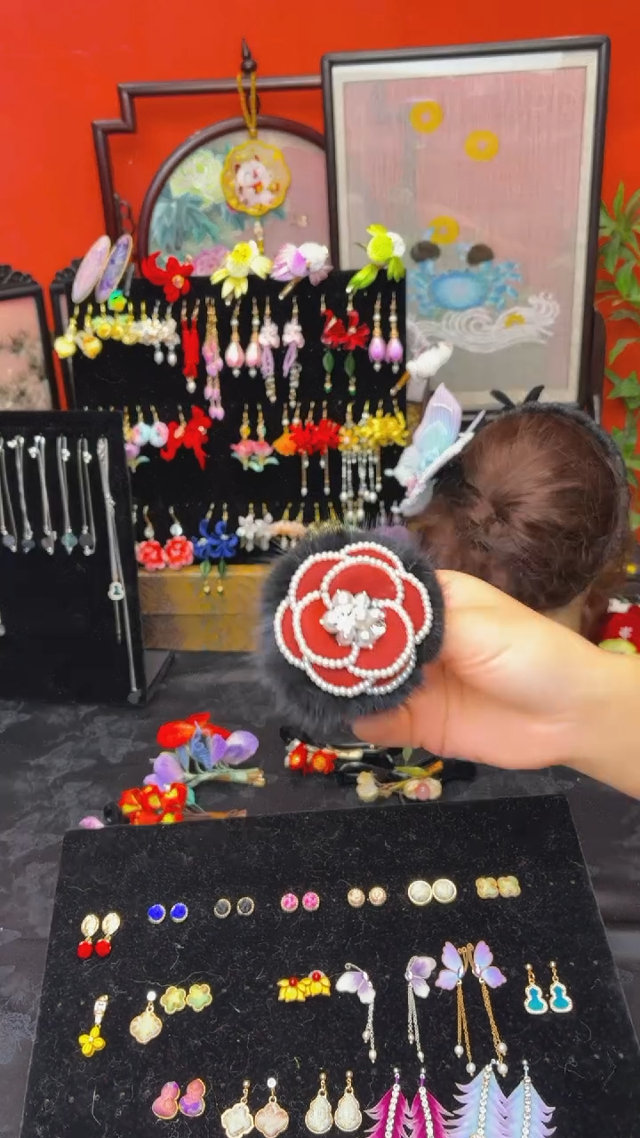 刺绣非遗手工绒花饰品