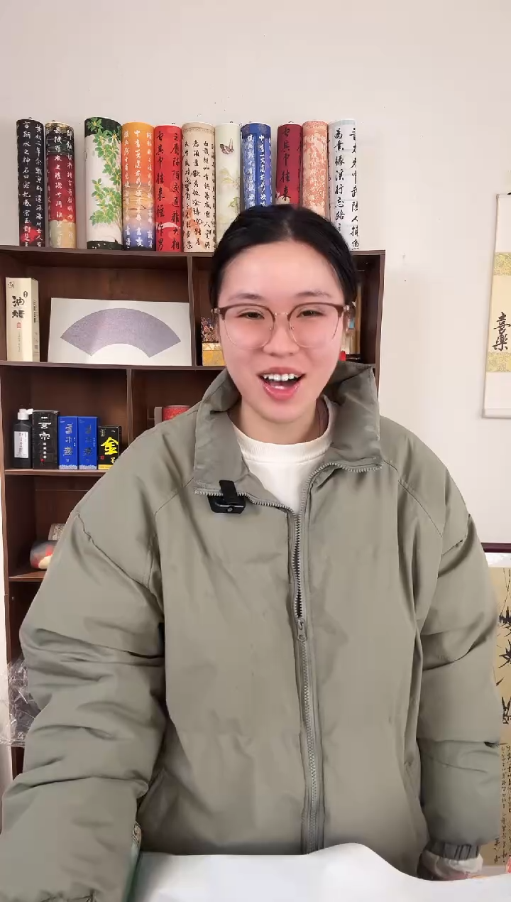 青色+黄色绢纸长卷