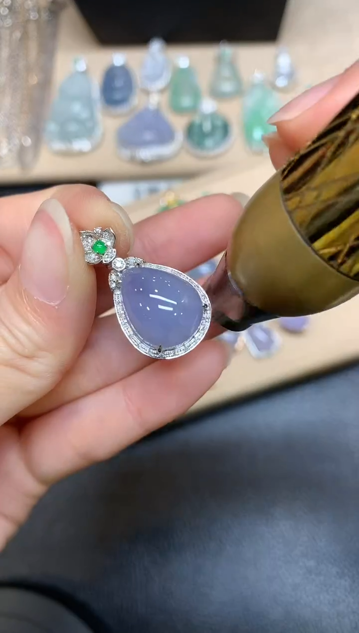 【闪购商品】翡翠颈饰18K金镶嵌【无服务费