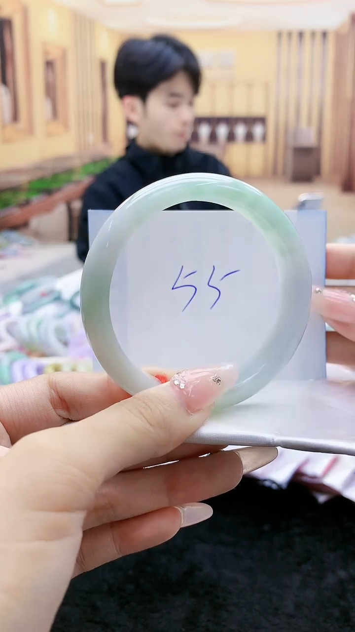 【闪购商品】翡翠手镯未镶嵌      H40-32